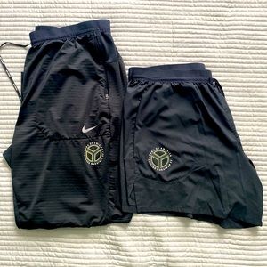 Nike mens 2022 Chicago marathon pants and shorts